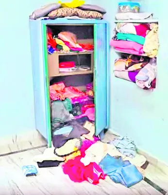ఆదోనిలో రెండిళ్లలో చోరీ 