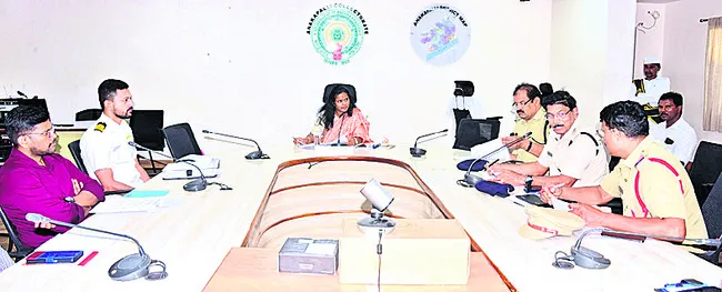మైరెన్ పోలీస్ స్టేషన్ల పటిష్టతకు చర్యలు తీసుకోవాలి