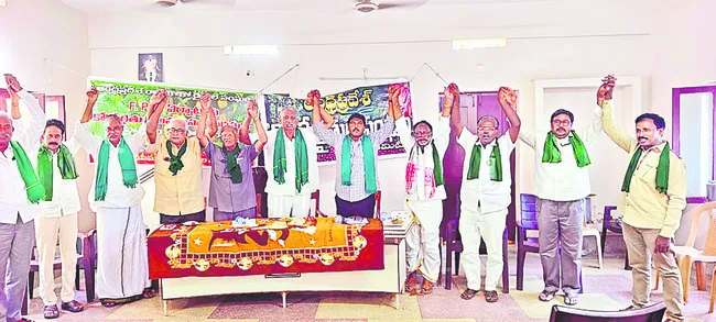 ఈ–క్రాప్ జాబితాలో కోకోను చేర్చాలి