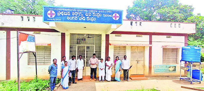అధికారుల తీరుపై స్థల దాత నిరసన