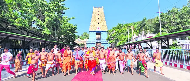 సింహగిరి నుంచి దాసుడు తిరుగు పయనం