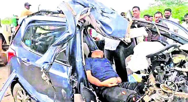లారీ,