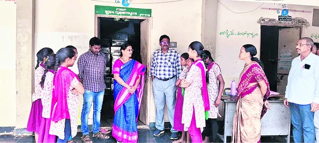 అన్నీ అరకొర వసతులే...