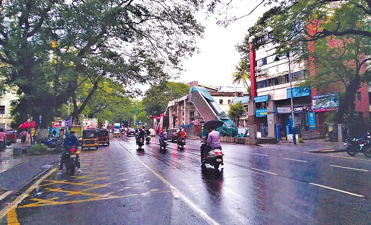 Junglee Maharaj Road, Pune: This road is legendary for being pothole free