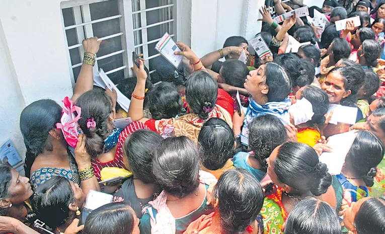 Rumour over 2500 deposit under Mahalakshmi scheme