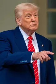 Trump tariffs on India and Apple strategic 100 billion usd investment boost11