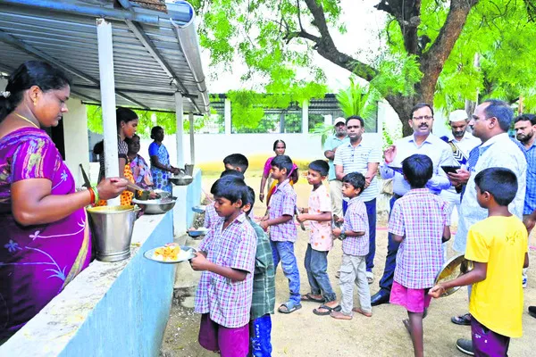 ఉద్యోగులు అటెన్షన్