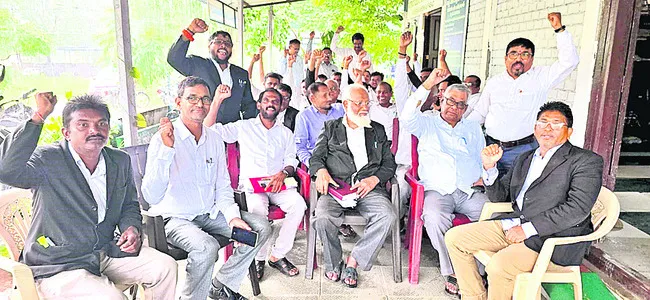 న్యాయవాదుల విధుల బహిష్కరణ