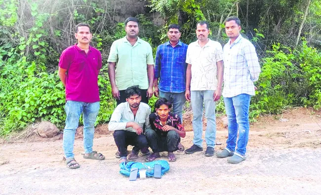 మాదకద్రవ్యాల విక్రేతల అరెస్ట్‌ 