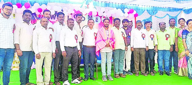 విద్యార్థులు క్రమశిక్షణతో మెలగాలి 