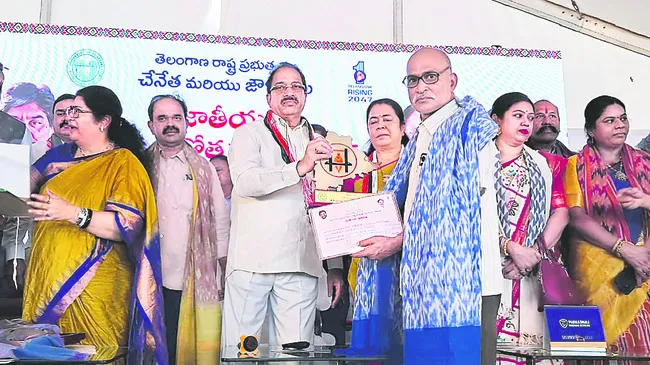 చంద్రమౌలికి కొండా లక్ష్మణ్ బాపూజీ అవార్డు