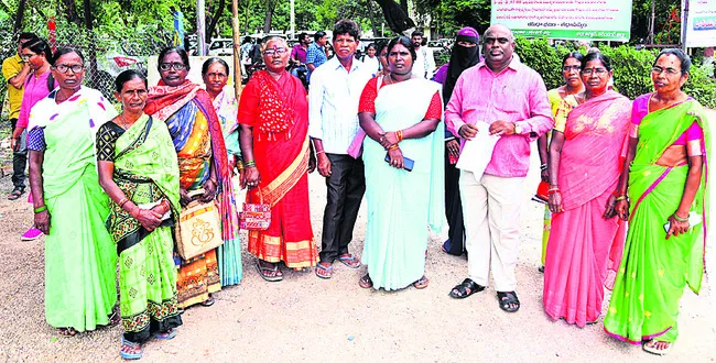 పెండింగ్‌ బకాయిలు చెల్లించాలి