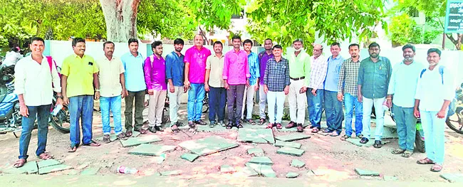 కోర్టు తీర్పుపై ఉపాధ్యాయ నేతల హర్షం 
