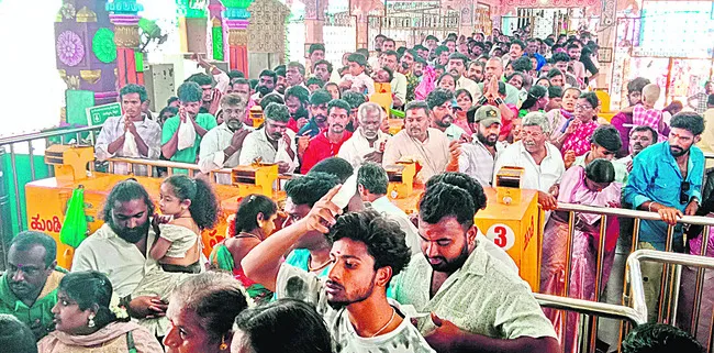 బోయకొండ.. జన దండు