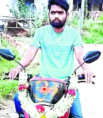 పాము కాటుతో యువకుడి మృతి 