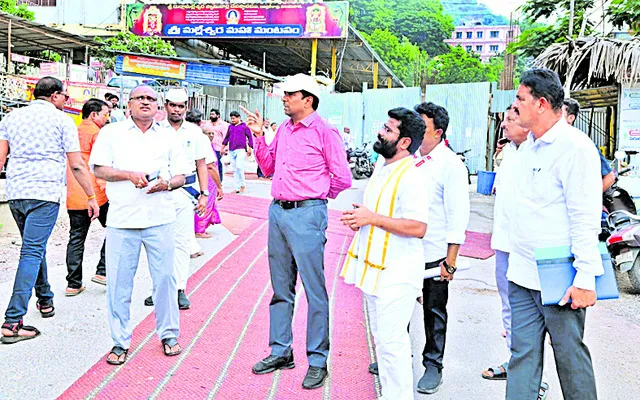 దసరా ఏర్పాట్ల పరిశీలన