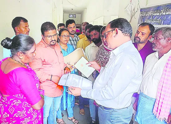 ఏ ఒక్క దరఖాస్తూ పెండింగ్‌లో ఉండొద్దు 