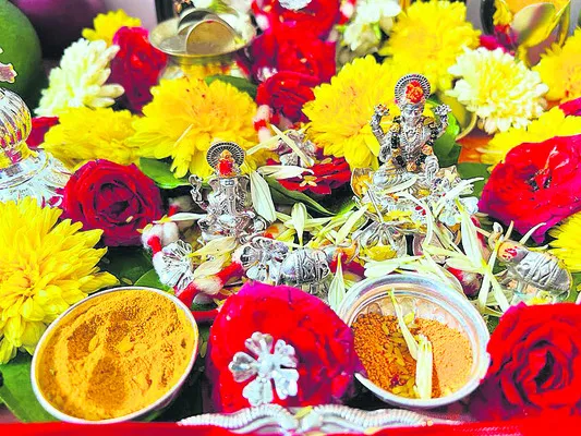 వరాలతల్లికి జేజేలు