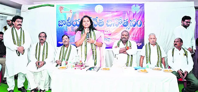 చేనేత కళాకారులకు చేయూత