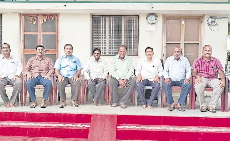 More than 200 govt teachers in Narsimhulapet Mahabubabad District