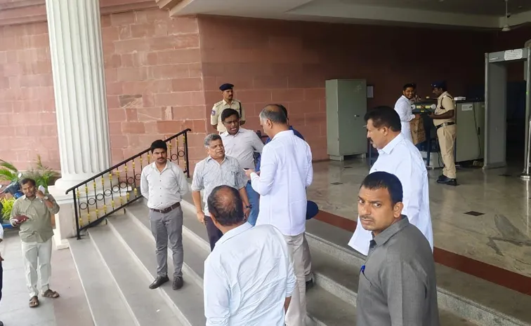 BRS Leader Harish Rao Meets CS RamaKrishna Rao