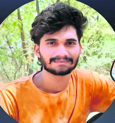 లారీ ఢీకొని యువకుడి దుర్మరణం