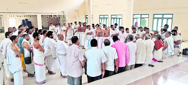 వేదంతో పులకించిన సరిపల్లె