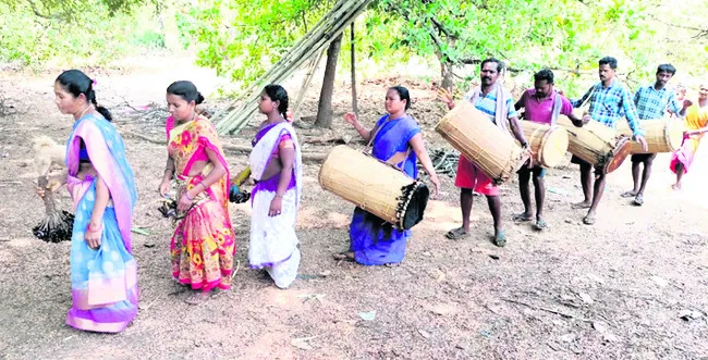 అడవి తల్లి బిడ్డలు.. కొండరెడ్డి గిరిజనులు 