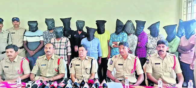 గంజాయి నిందితుల అరెస్టు