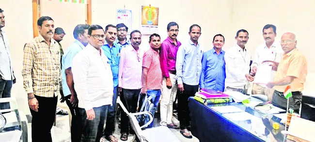 డీఈవోకు వినతి