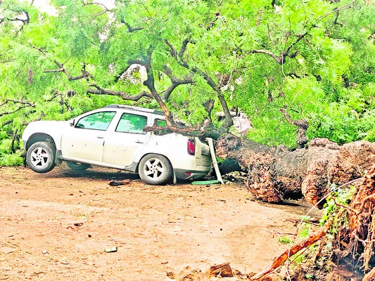 పుత్తూరులో వర్ష బీభత్సం 
