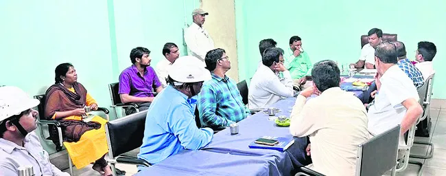 సీహెచ్‌పీలో  తనిఖీ చేసిన డైరెక్టర్‌ 
