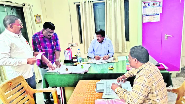 ‘రెవెన్యూ’ దరఖాస్తుల ప్రక్రియ వేగవంతం 