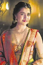 Rukmini Vasanth first look as Kanakavathi from Rishab Shetty Kantara: Chapter 1 released1