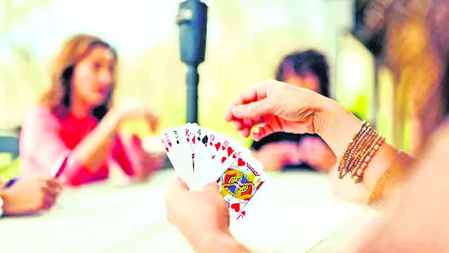 విశాఖలో ఆటీన్ రాణులు