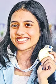 Divya Deshmukh how teenagers handle celebrity status explainer1