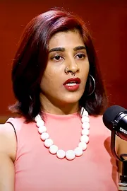 Actress Gayatri Gupta about Childhood Struggles and Wedding8
