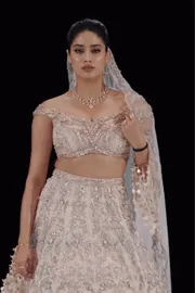 Janhvi Kapoor dazzling look in ivory-gold at Gaurav Gupta bridal show9