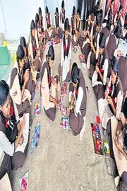 Jalgaon girls mark 28 years of sending rakhis to border jawans2
