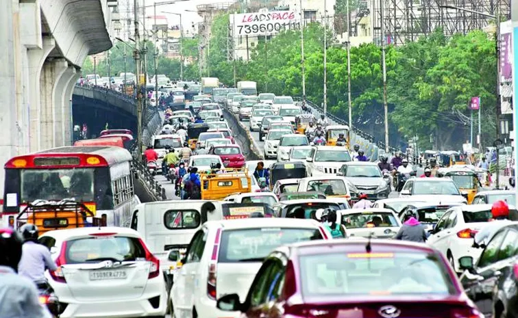 Rakhi Festival Rush: Heavy Traffic In Hyderabad
