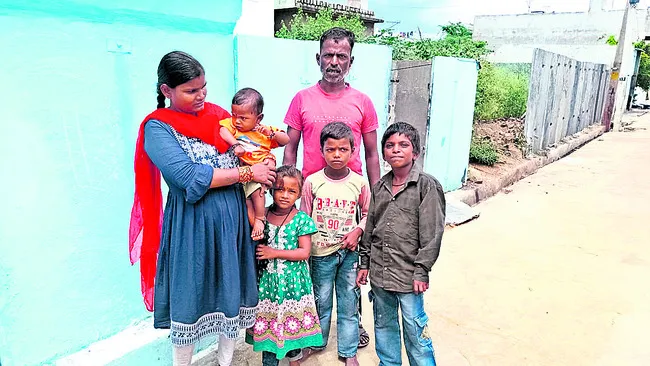 27 ఏళ్ల తర్వాత సొంతూరుకు..