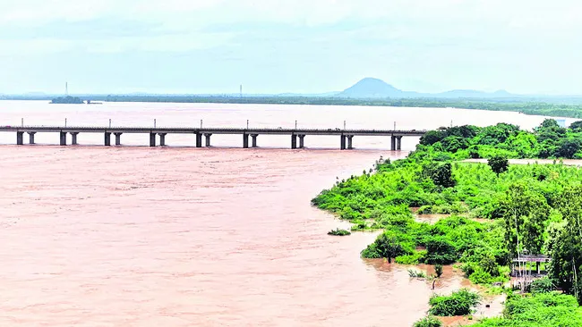 47.90 అడుగులకు గోదావరి