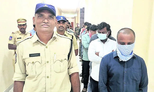 పది రోజుల్లో ఛేదించారు!