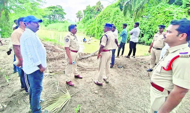 విధి నిర్వహణలో హెడ్‌ కానిస్టేబుల్‌ మృతి 