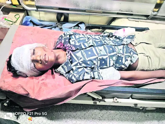 రైలు కింద పడి బాలుడి ఆత్మహత్యాయత్నం