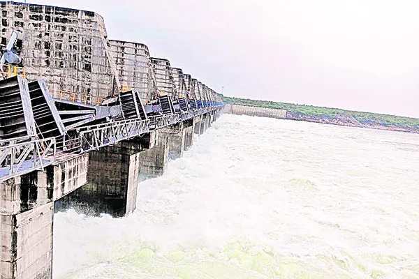 పులిచింతలకు 2,32,037 క్యూసెక్కులు విడుదల