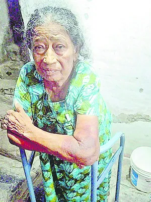 కుటుంబ వివాదాలతో వృద్ధురాలిపై దాడి