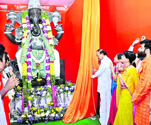 దైవ, దేశభక్తి సమ్మేళనమే గణేష్ ఉత్సవాలు