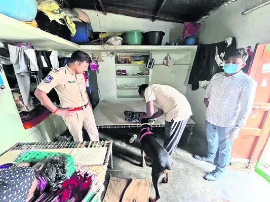 పొలికెపాడులో మహిళ దారుణ హత్య