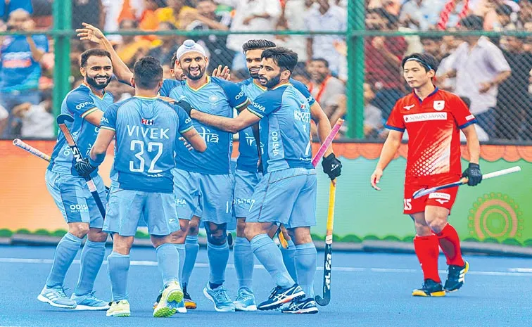 India qualifies for Super 4 and goes top of Pool A after narrow win